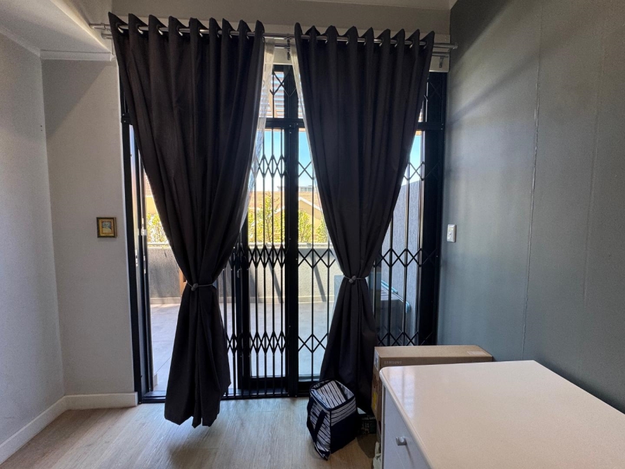 1 Bedroom Property for Sale in Observatory Western Cape